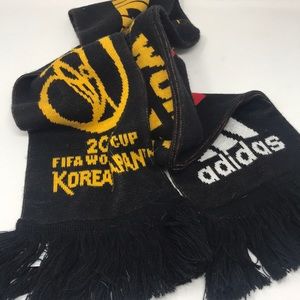 RARE Korea Japan FIFA World Cup 2002 Adidas Black and Yellow Scarf